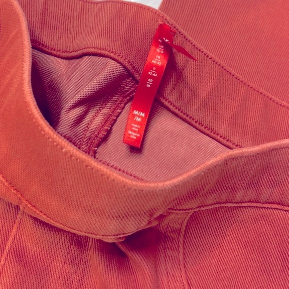 Spanx Jeanish Leggings High Rise Pull On Pant Island Red Women's Size Medium EUC - Picture 8 of 12
